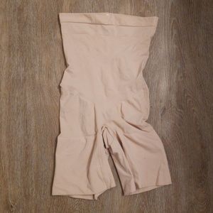 SPANX Nude Shapewear Shorts Size L